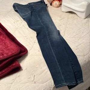 Vince Camuto perfected boot cut jeans,
Lost weight an do fit me right